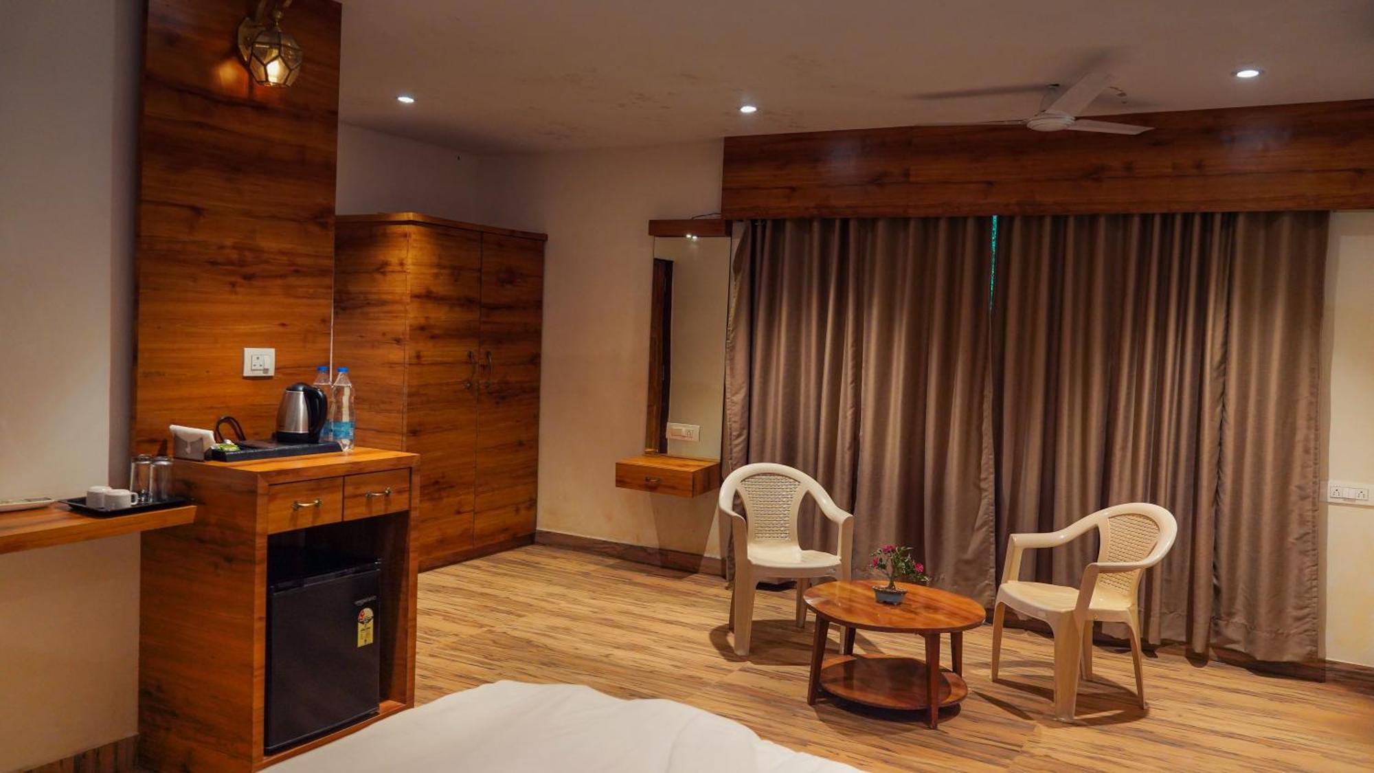 בדלפור Whispering Peepul Resort מראה חיצוני תמונה